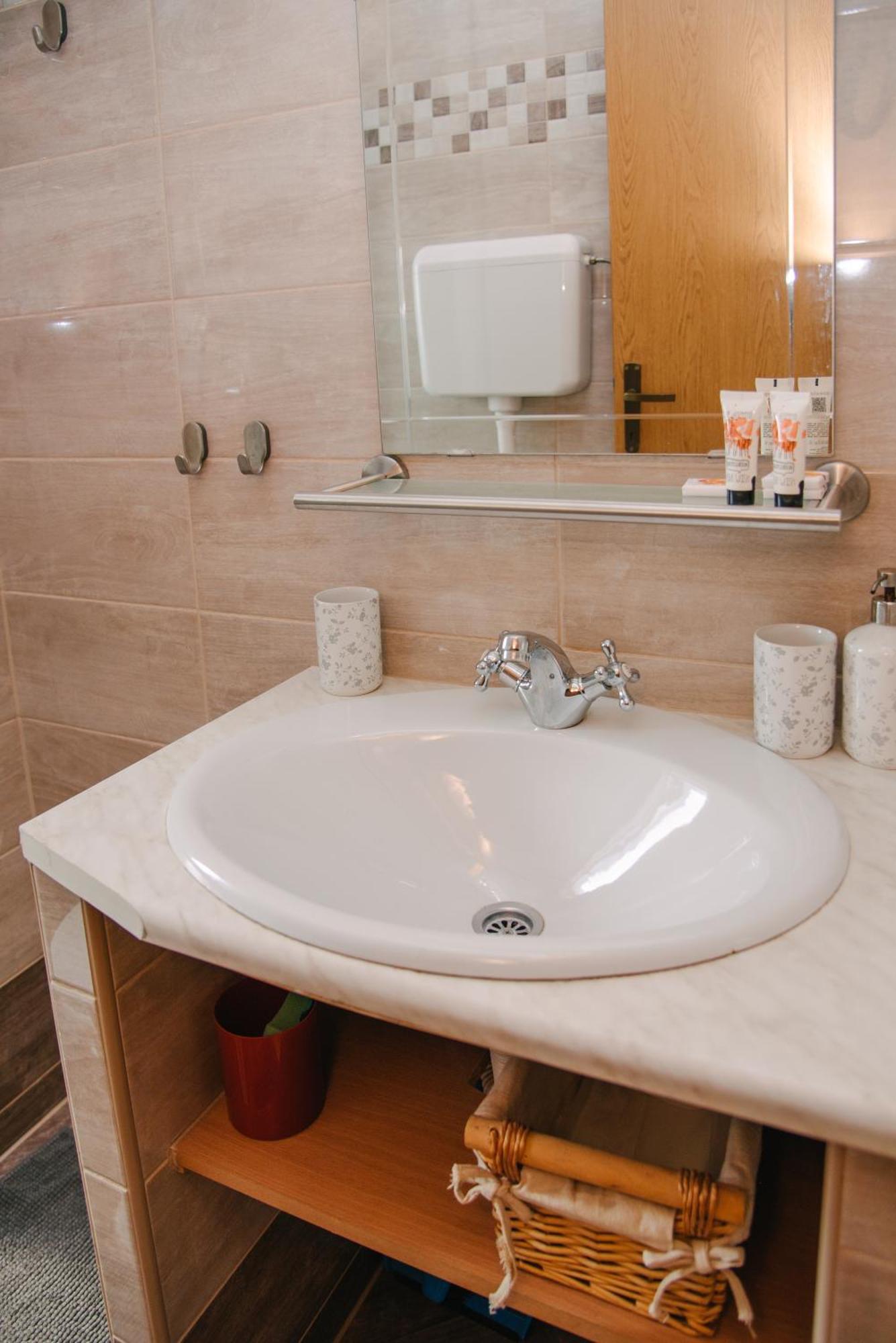 Apartments Sab Ogulin Kültér fotó
